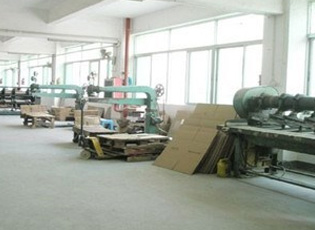 海德(de)堡4色+光油設(she)備